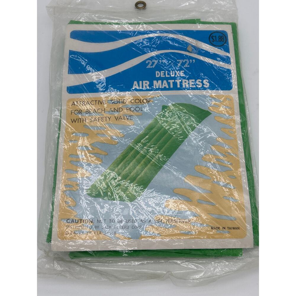 Vintage Deluxe Air Mattress 27” x 72” Green Beach Pool Float NOS Made in Taiwan